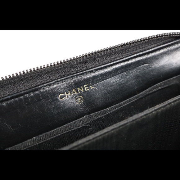 Authentic Vintage Chanel Large Black Caviar Timeless CC Zipper Around Wallet - Picture 2 of 13